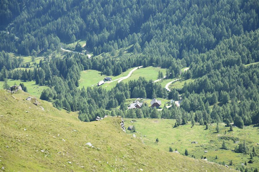 Grillhütte, von hier geht es auch nach oben